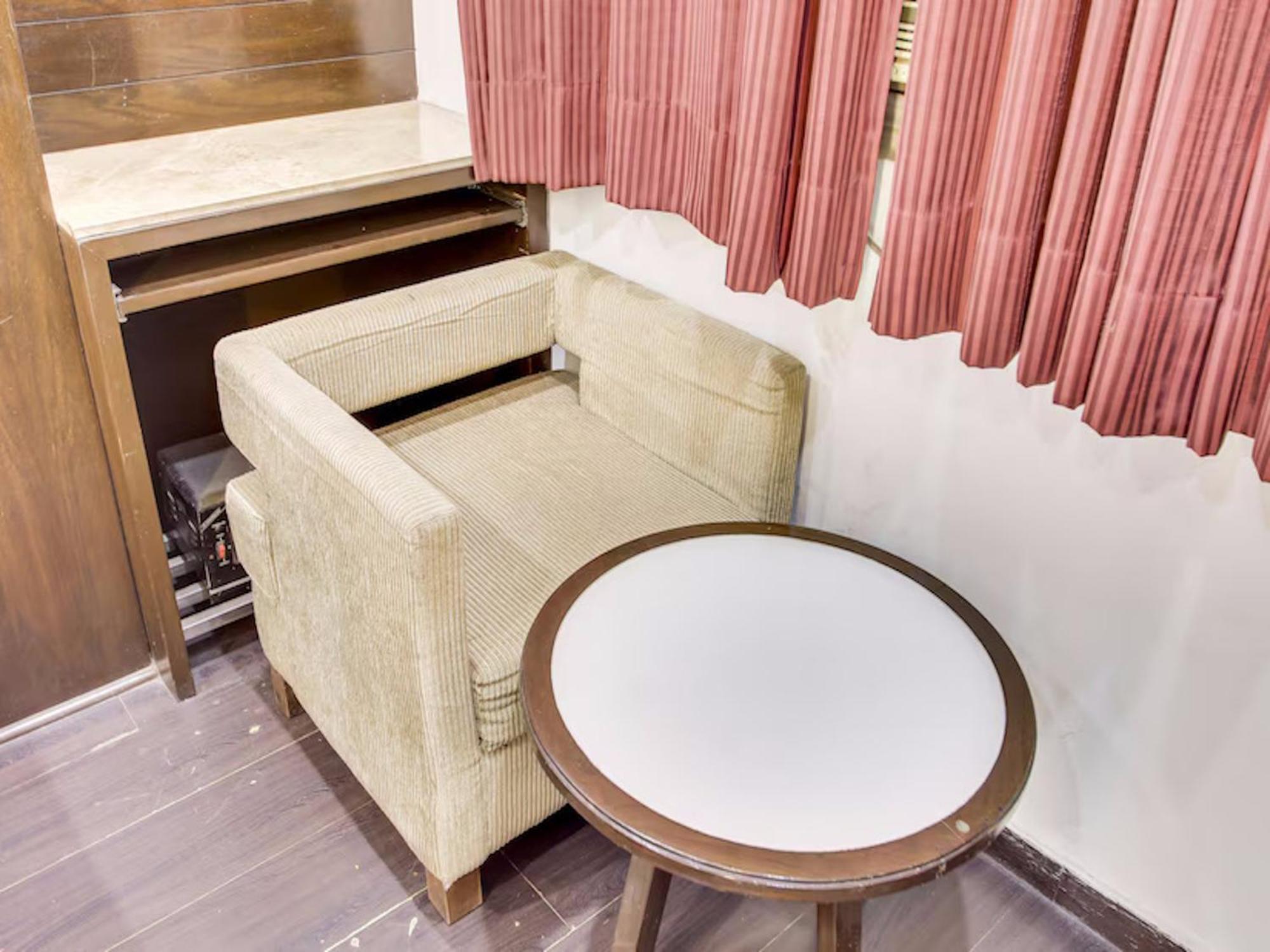 Chanchal Continental # Near To New Delhi Station # Family Hotel # Customer'S Choice Hotel # Tourist Places Nearby - Red Fort, Jama Masjid, India Gate Hotel