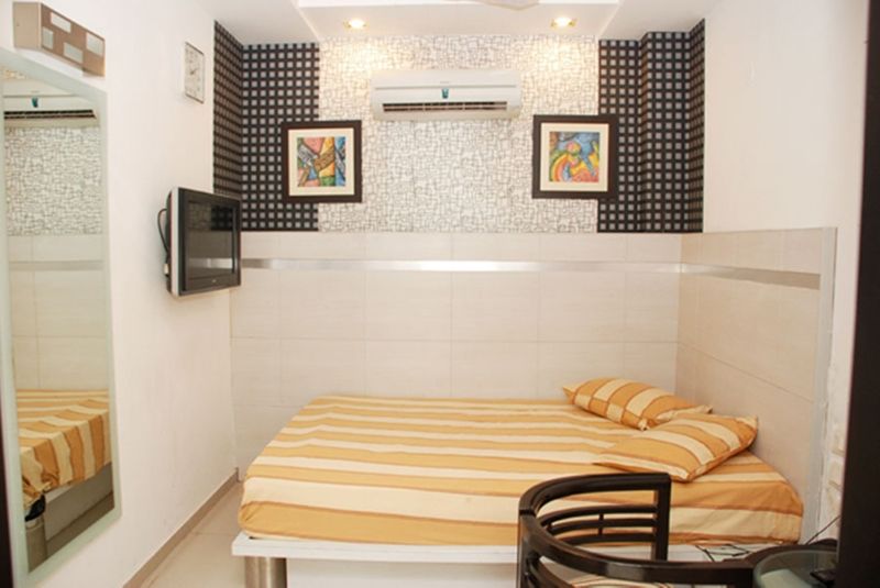 Hotel Chanchal Continental # Near To New Delhi Station # Family Hotel # Customer'S Choice Hotel # Tourist Places Nearby - Red Fort, Jama Masjid, India Gate 3*