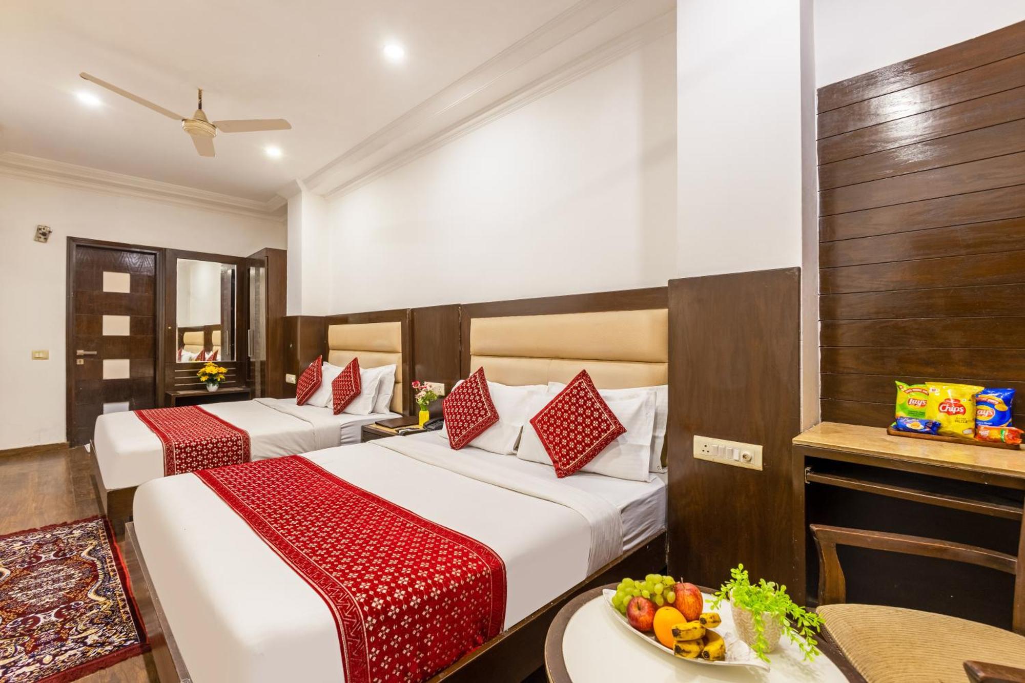 Chanchal Continental # Near To New Delhi Station # Family Hotel # Customer'S Choice Hotel # Tourist Places Nearby - Red Fort, Jama Masjid, India Gate