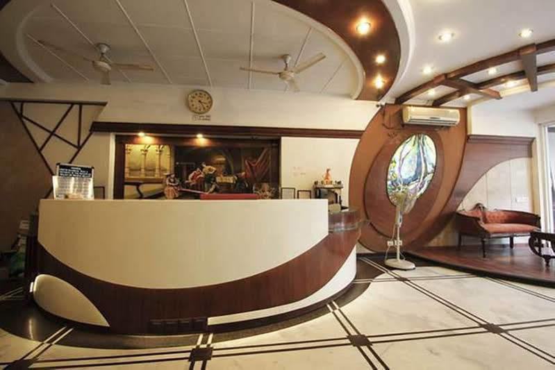Chanchal Continental # Near To New Delhi Station # Family Hotel # Customer'S Choice Hotel # Tourist Places Nearby - Red Fort, Jama Masjid, India Gate Hotel 3*